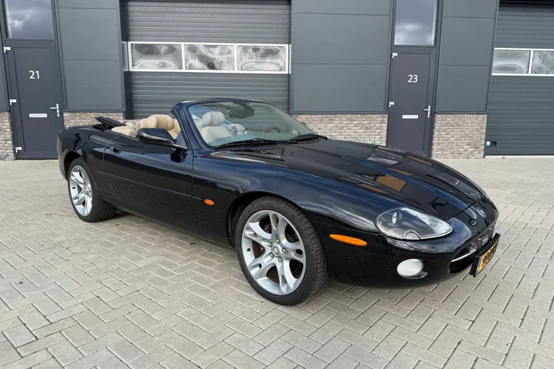 Jaguar XK (2004)
