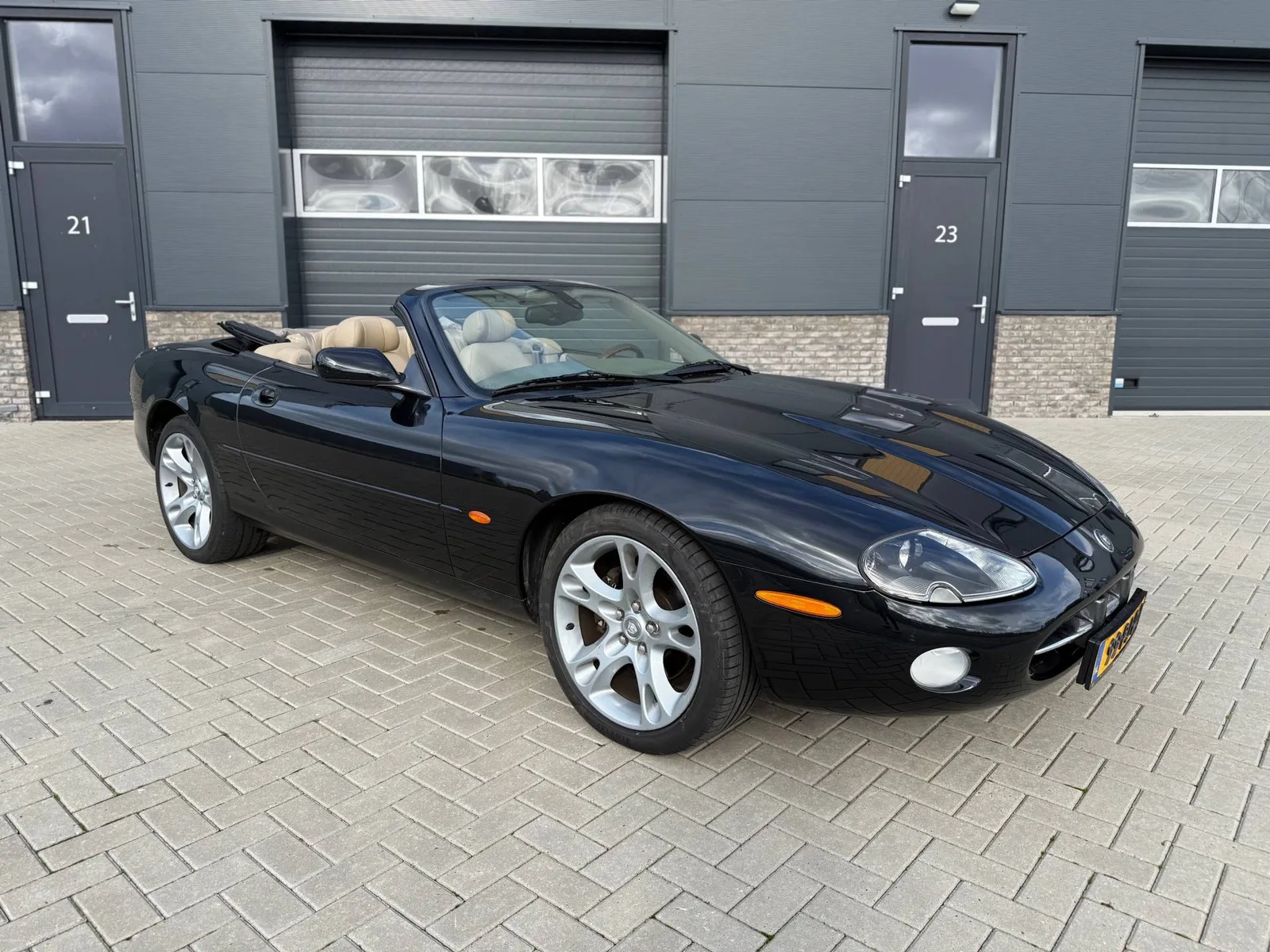 Jaguar XK (2004) — foto 1