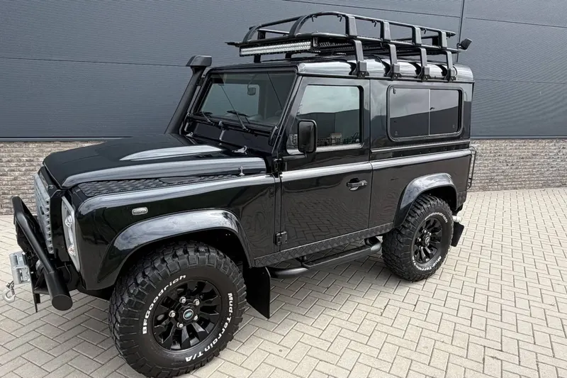 Land Rover Defender (2011)