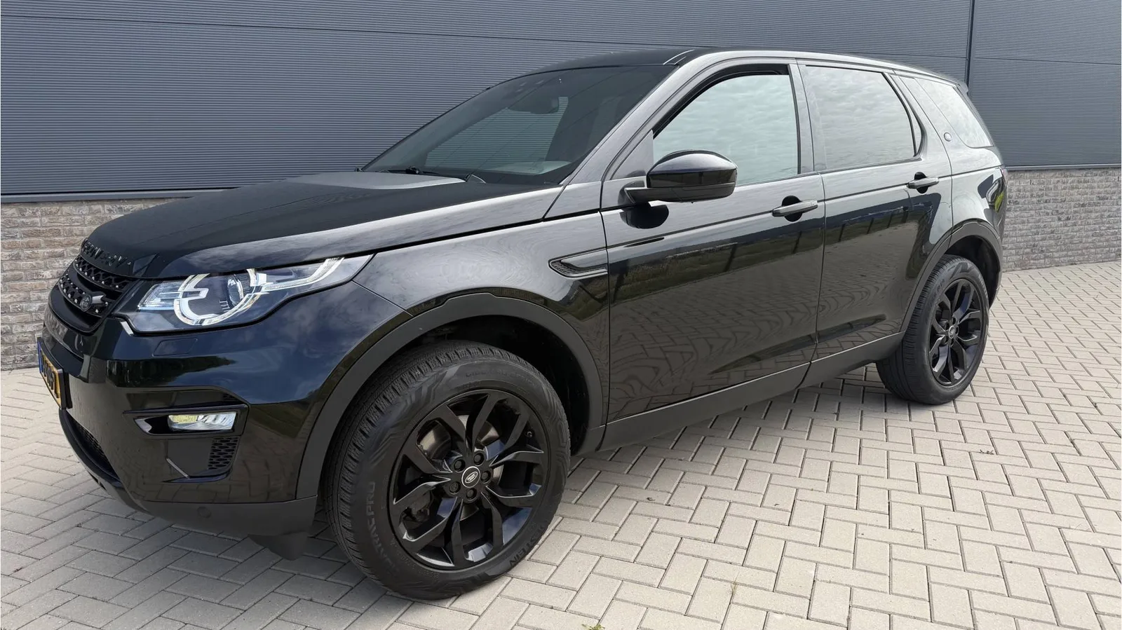 Land Rover Discovery Sport (2016) — foto 1