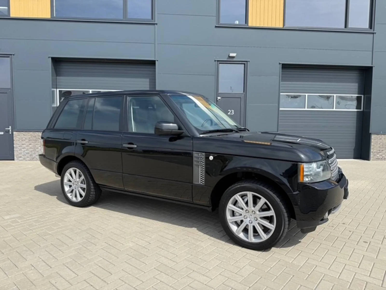 Land Rover Range Rover (2010) — foto 1