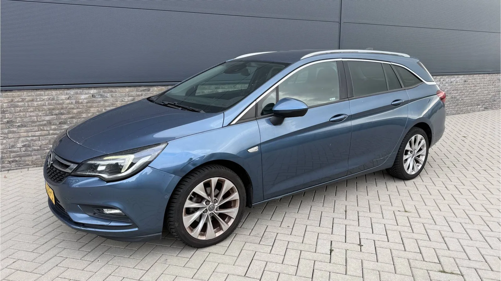 Opel Astra (2016) — foto 1
