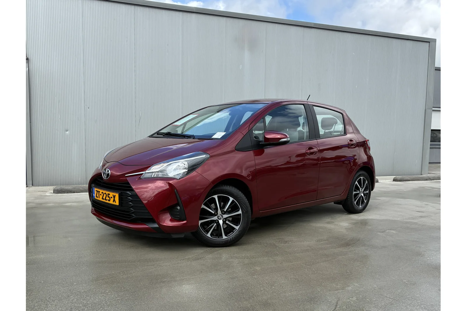 Toyota Yaris (2019) — foto 1