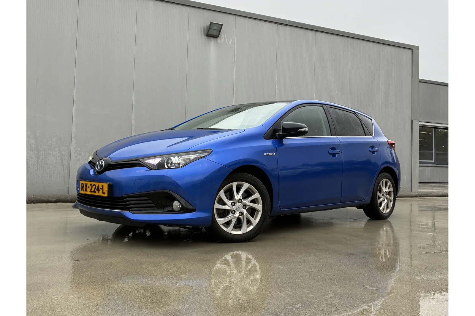 Toyota Auris (2018) — foto 1