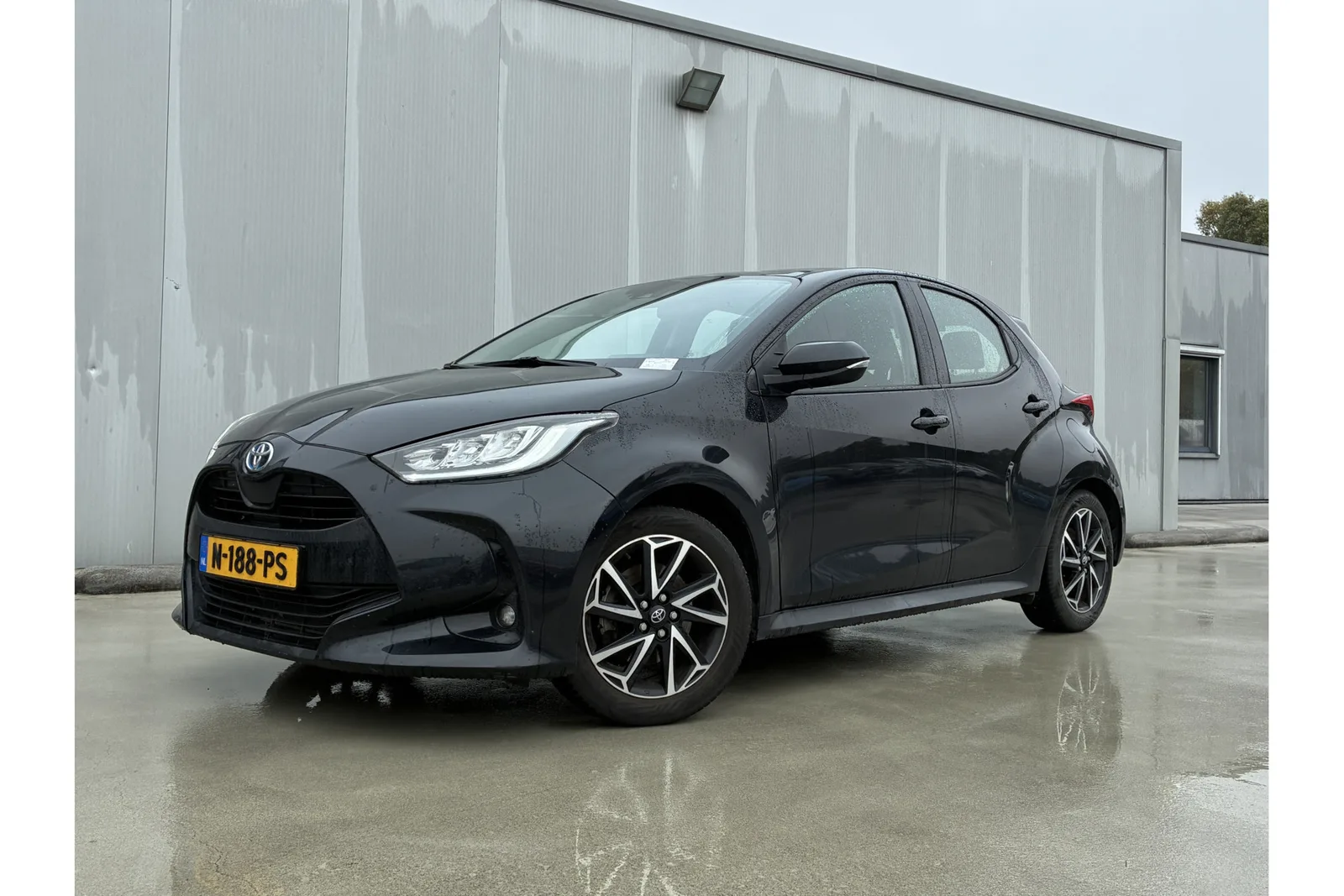 Toyota Yaris (2021) — foto 1