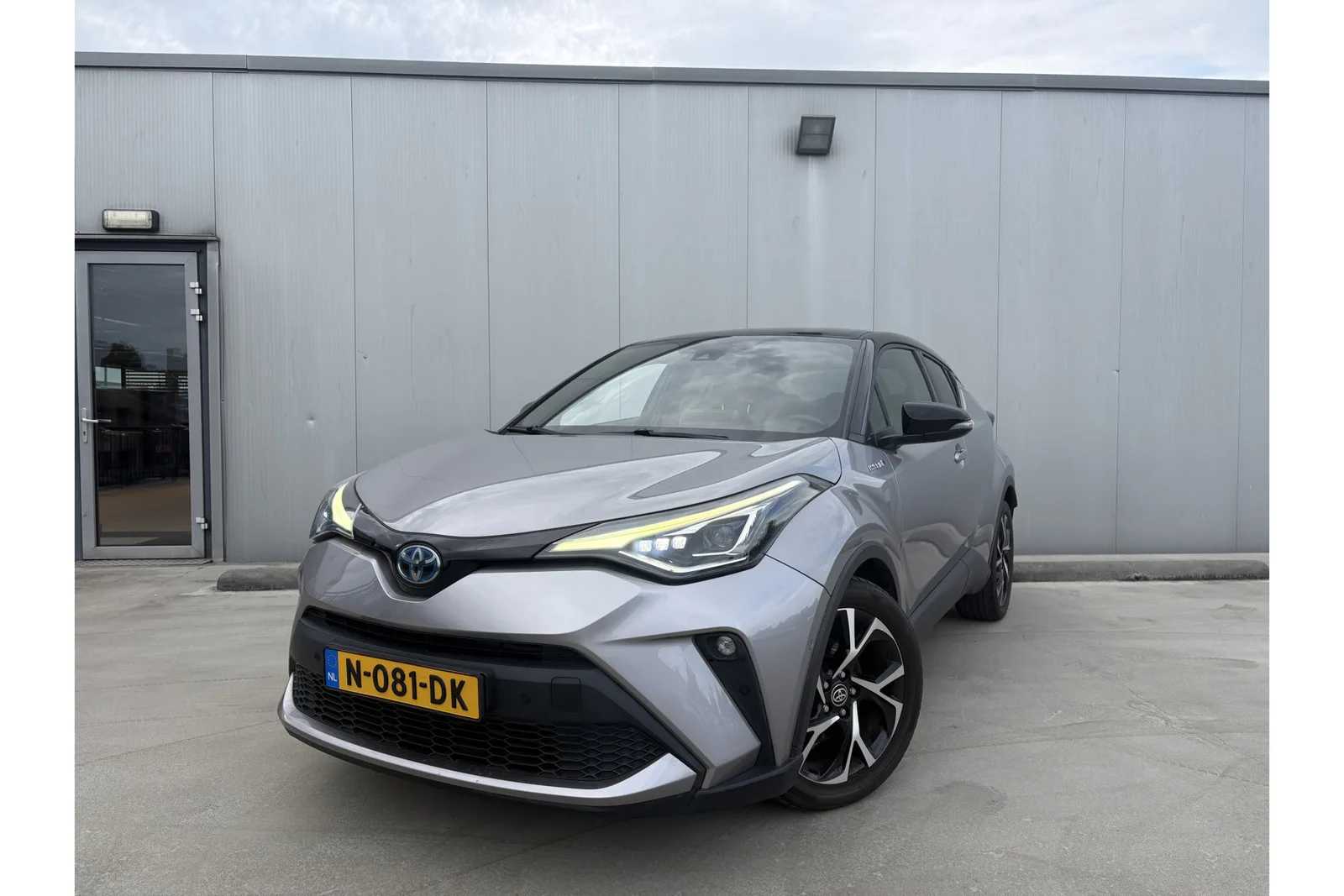 Toyota C-HR (2020) — foto 1