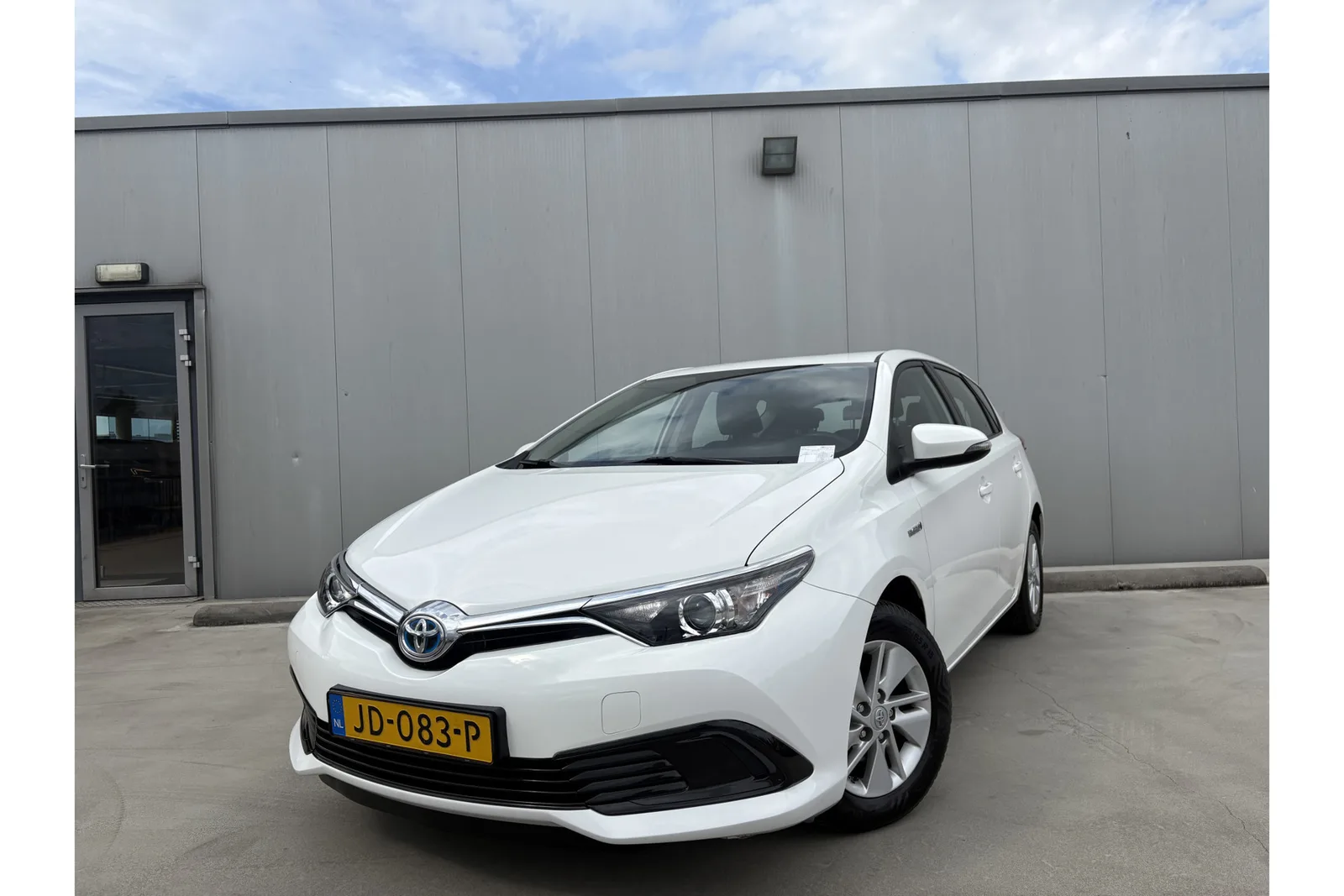 Toyota Auris (2016) — foto 1