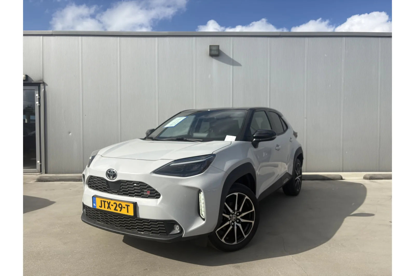 Toyota Yaris Cross (2023) — foto 1