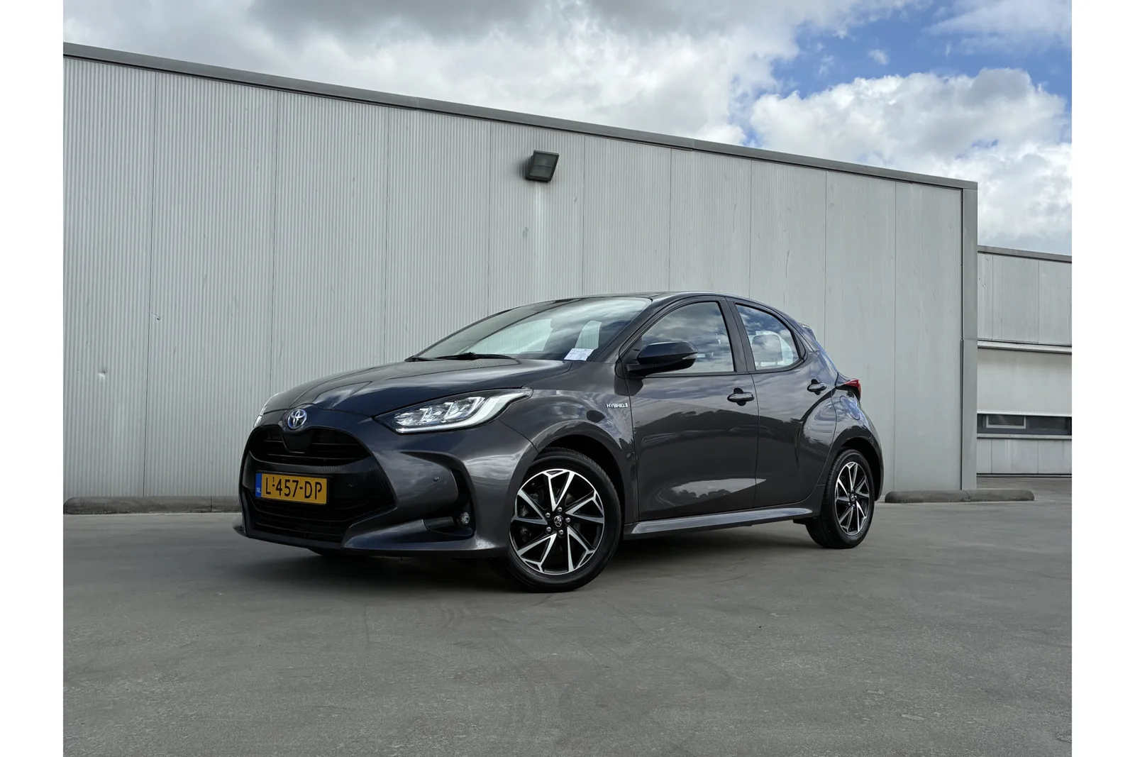 Toyota Yaris (2021) — foto 1