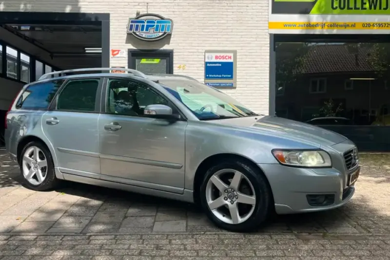 Volvo V50 (2008)