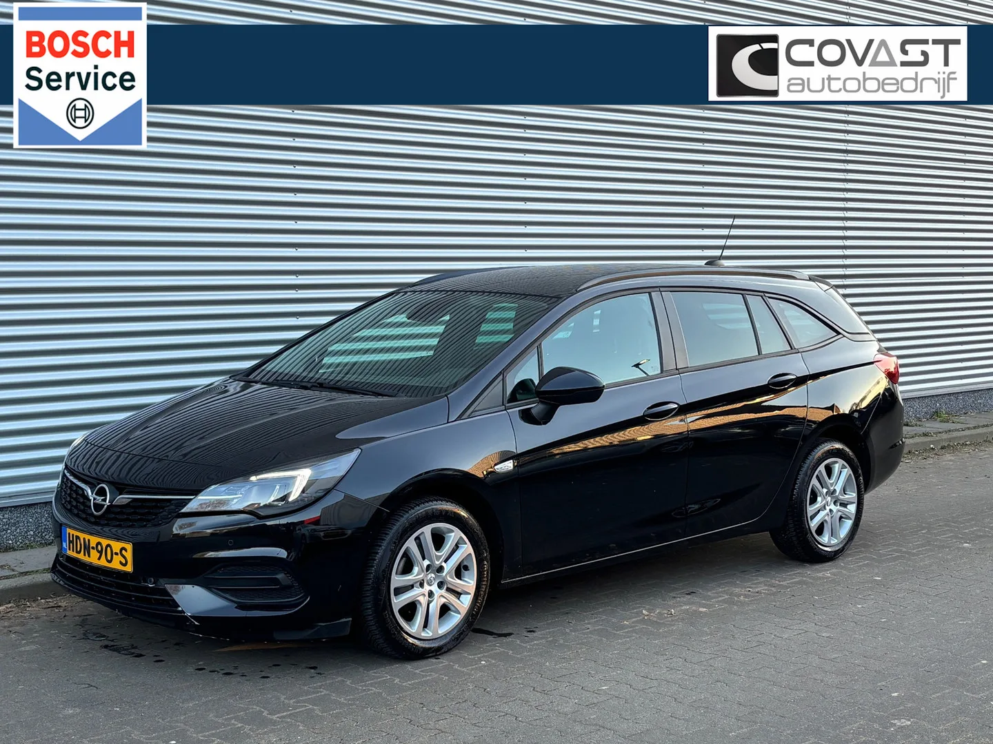 Opel Astra (2022) — foto 1