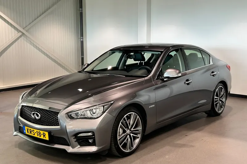 Infiniti Q50 (2015)