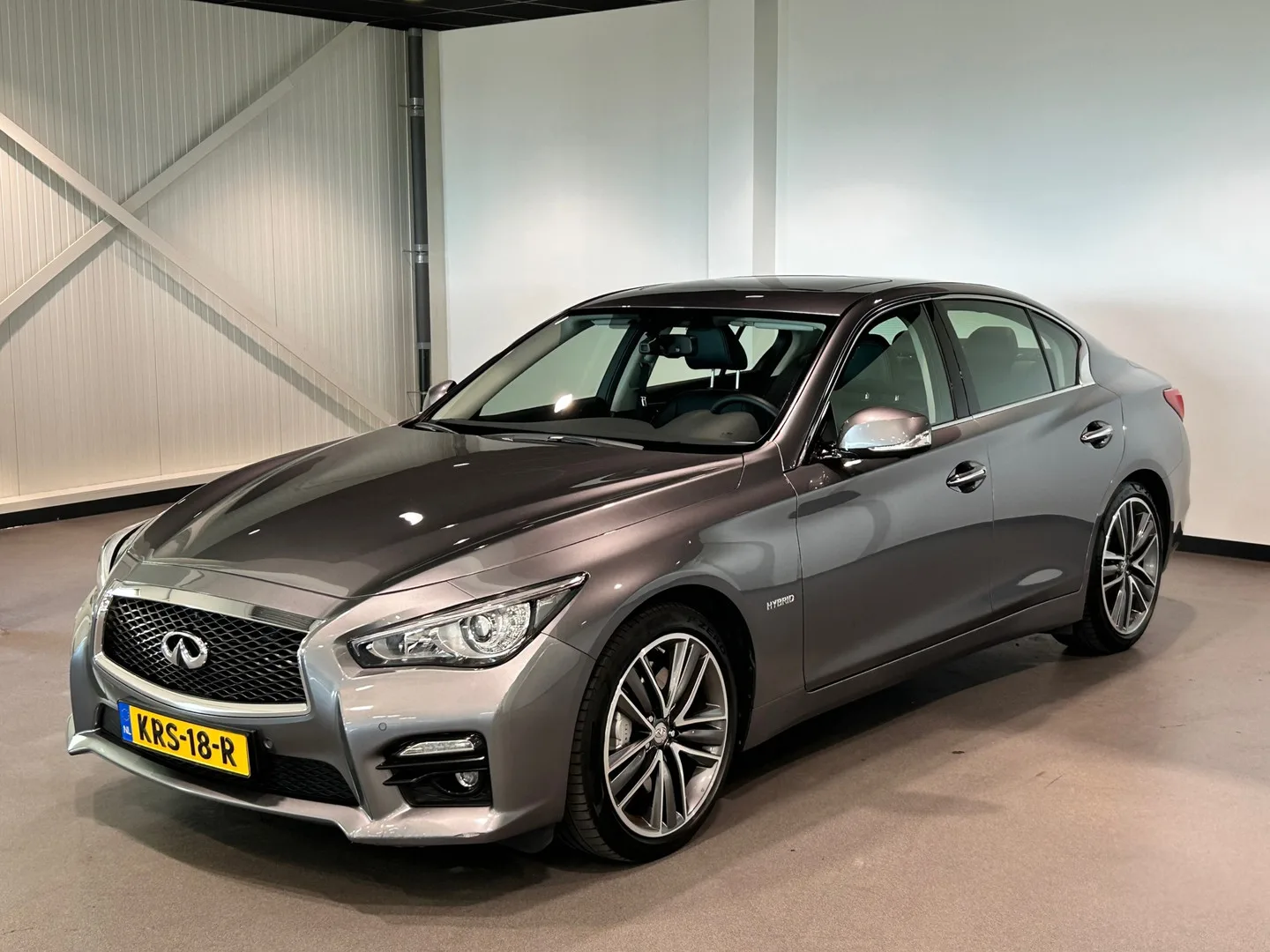 Infiniti Q50 (2015) — foto 1
