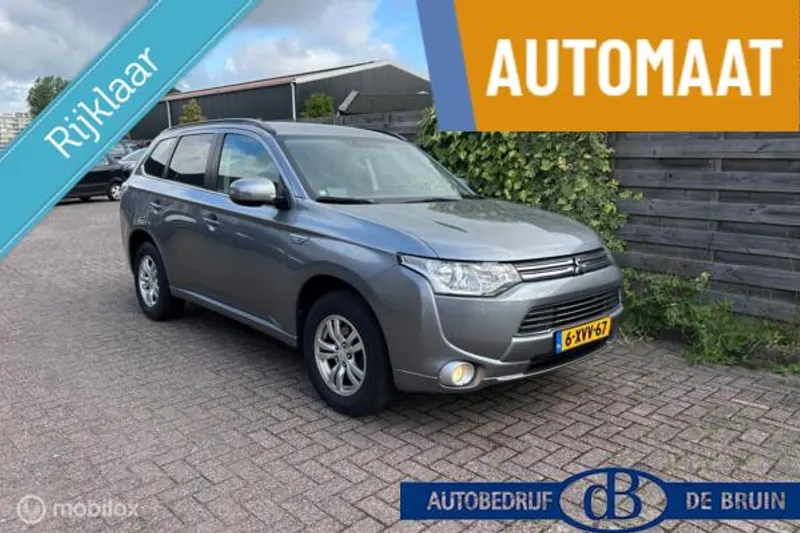 Mitsubishi Outlander (2015)