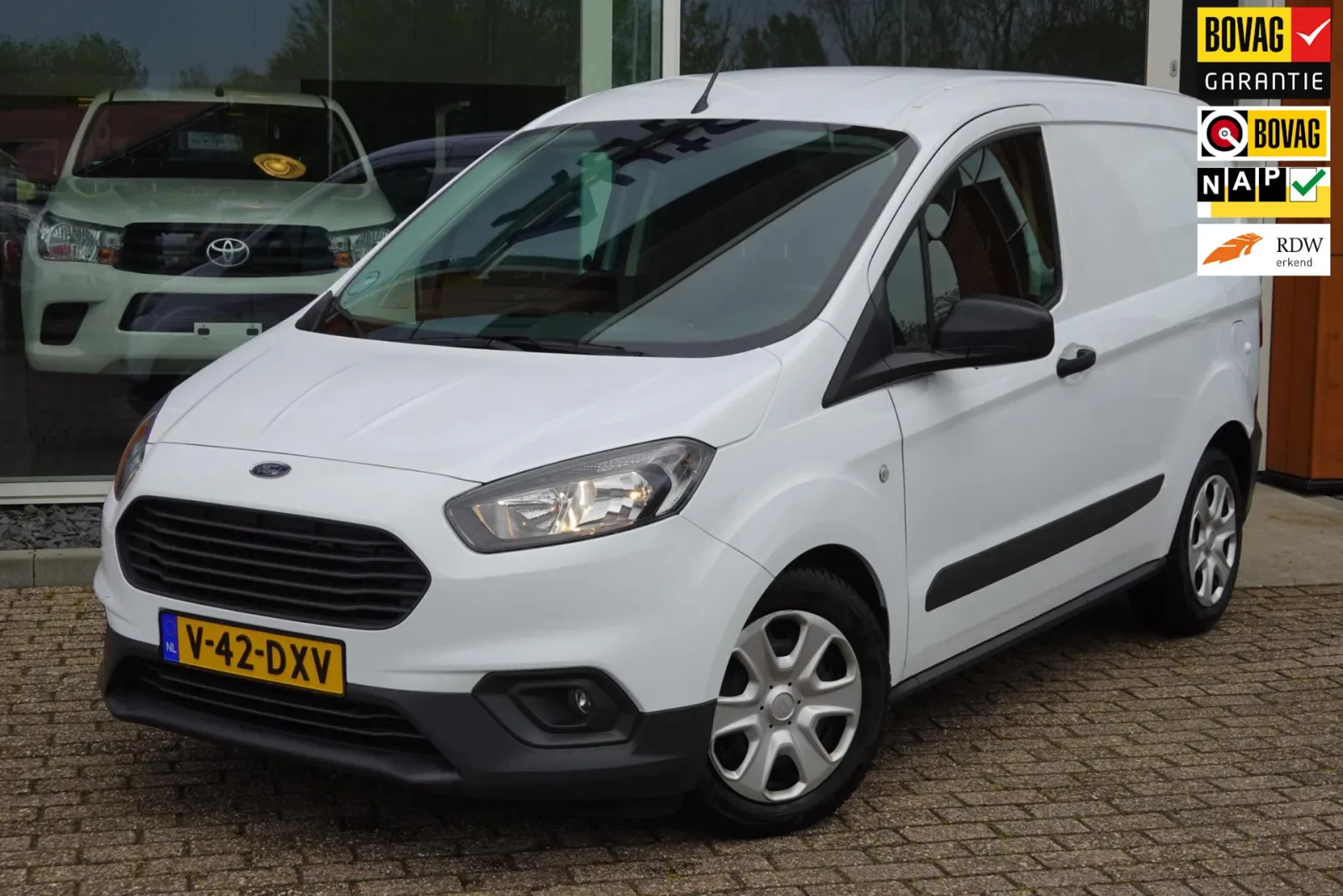 Ford Transit Courier (2022) — foto 1