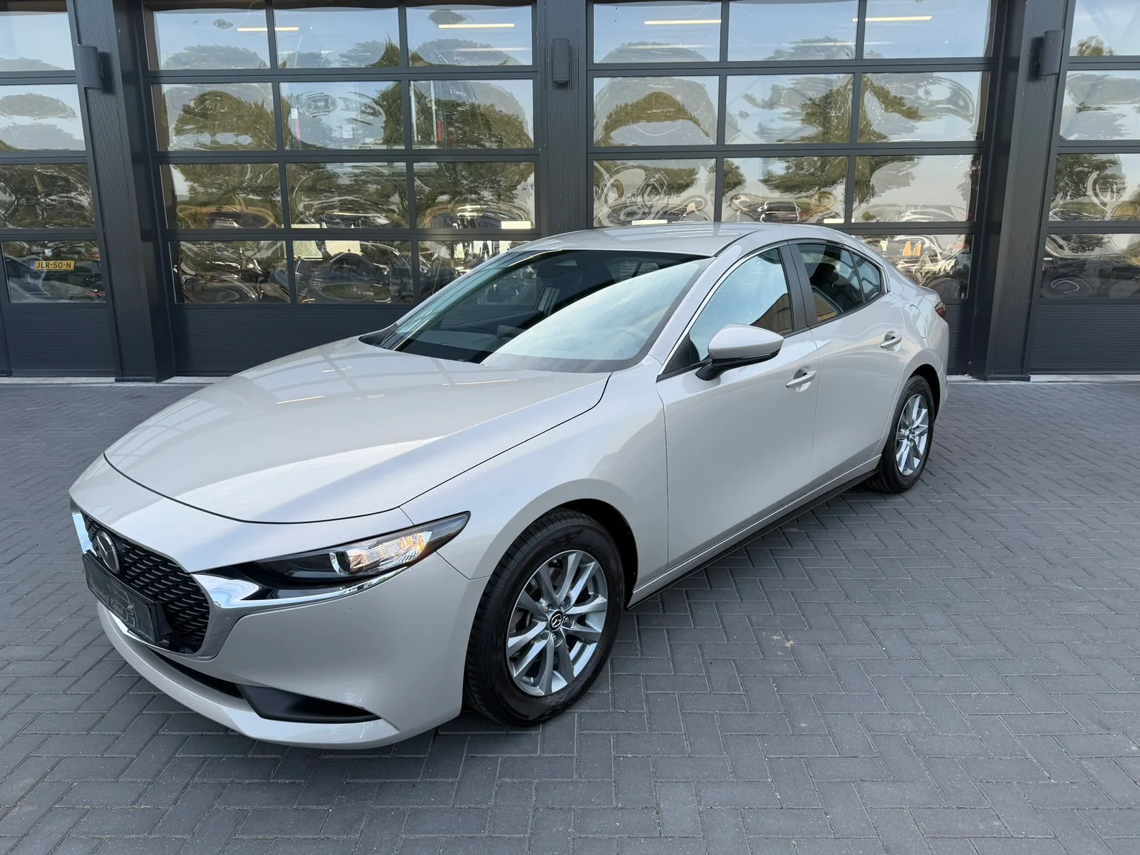 Mazda 3 (2024) — foto 1
