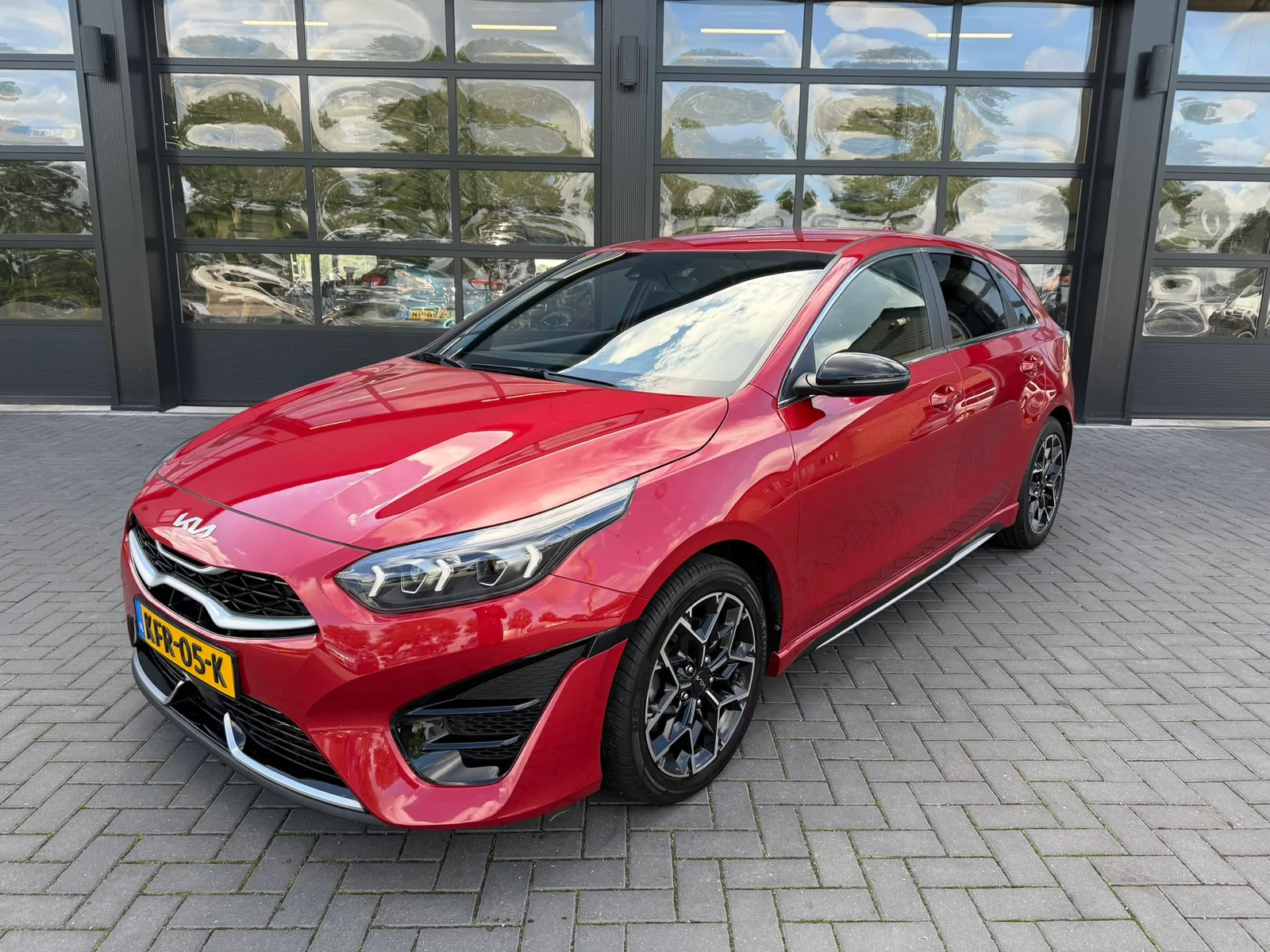 Kia Ceed (2023) — foto 1