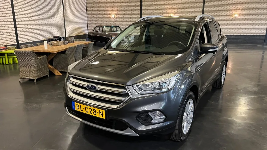 Ford Kuga (2017) — foto 1
