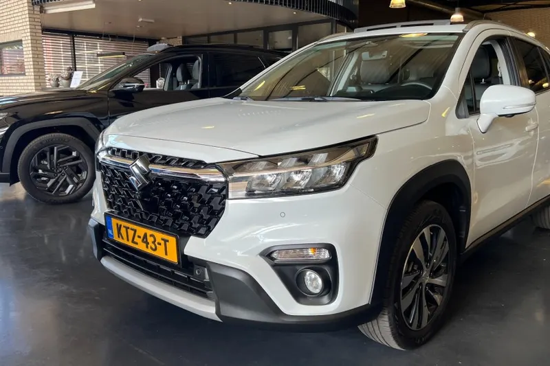 Suzuki S-CROSS (2026)