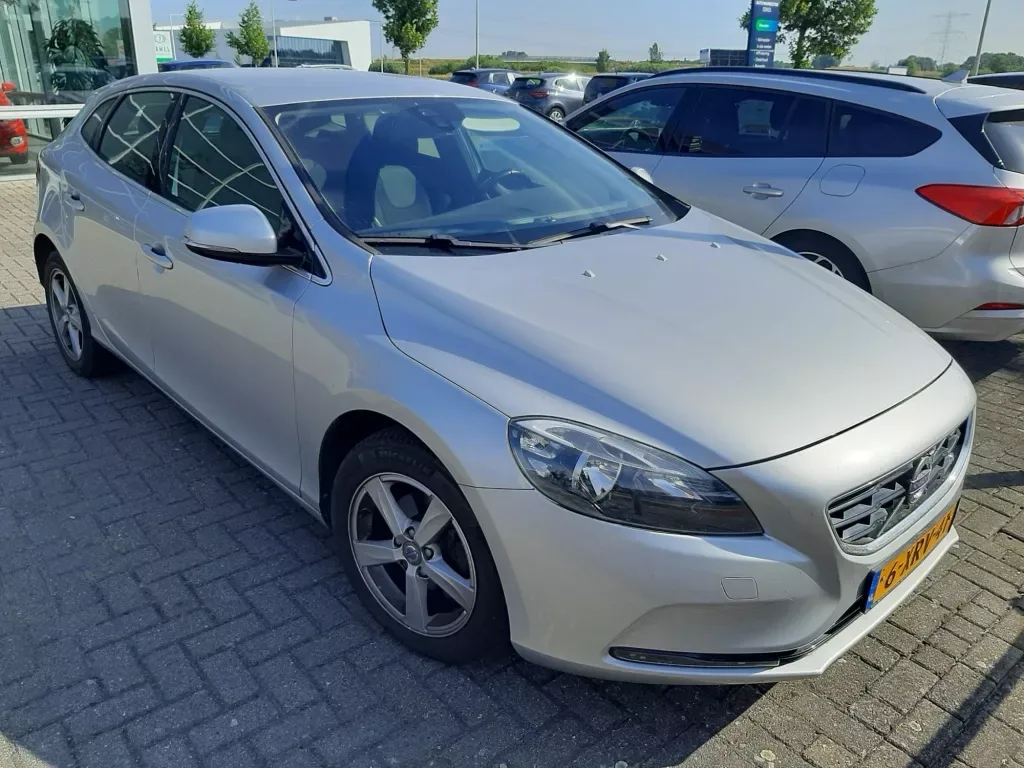 Volvo V40 (2014) — foto 1