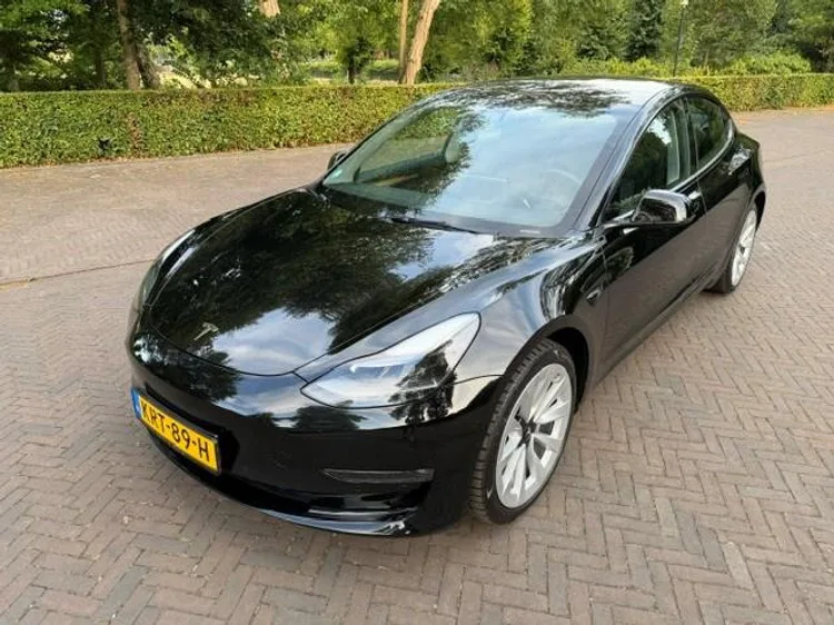 Tesla Model 3 (2022) — foto 1