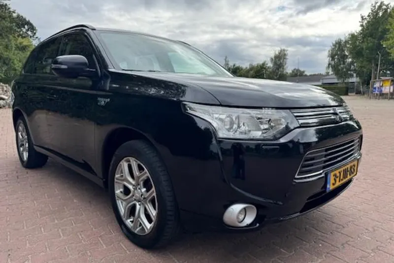 Mitsubishi Outlander (2014)