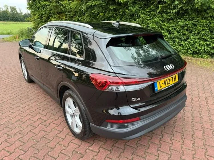 Audi Q4 e-tron (2021) — foto 1
