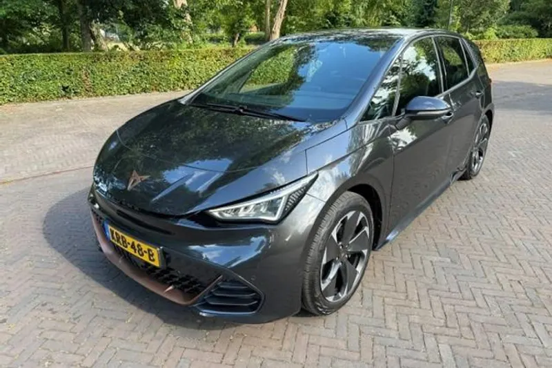 CUPRA Born (2023)
