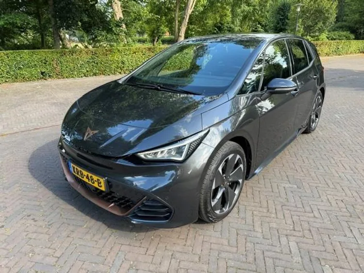 CUPRA Born (2023) — foto 1