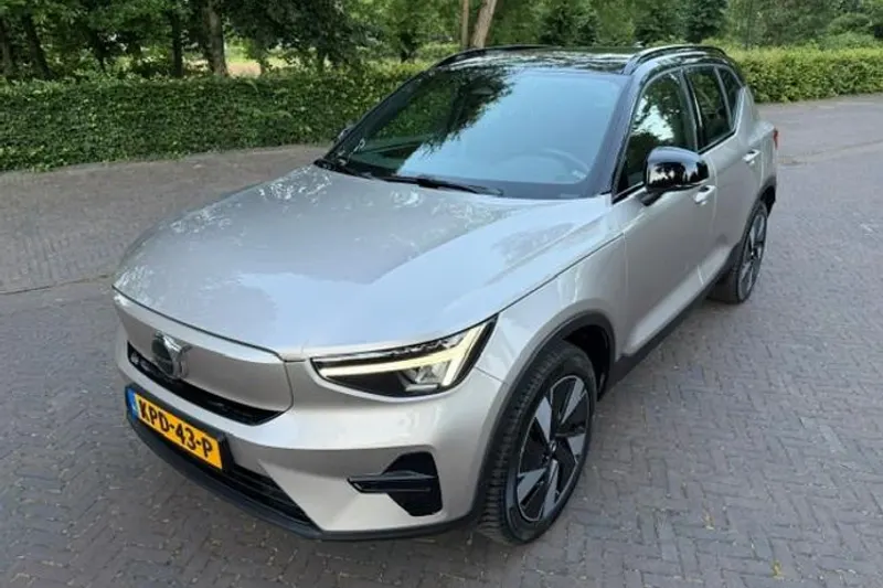 Volvo XC40 (2023)