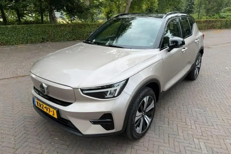 Volvo XC40 (2022)