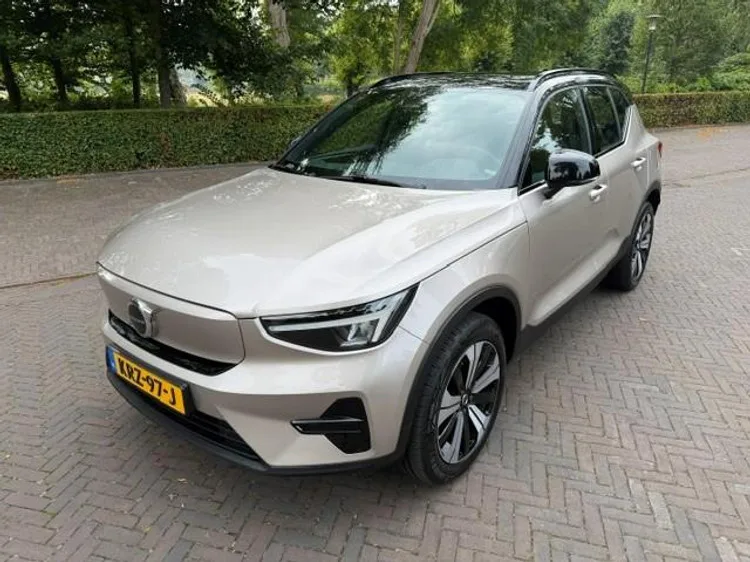 Volvo XC40 (2022) — foto 1