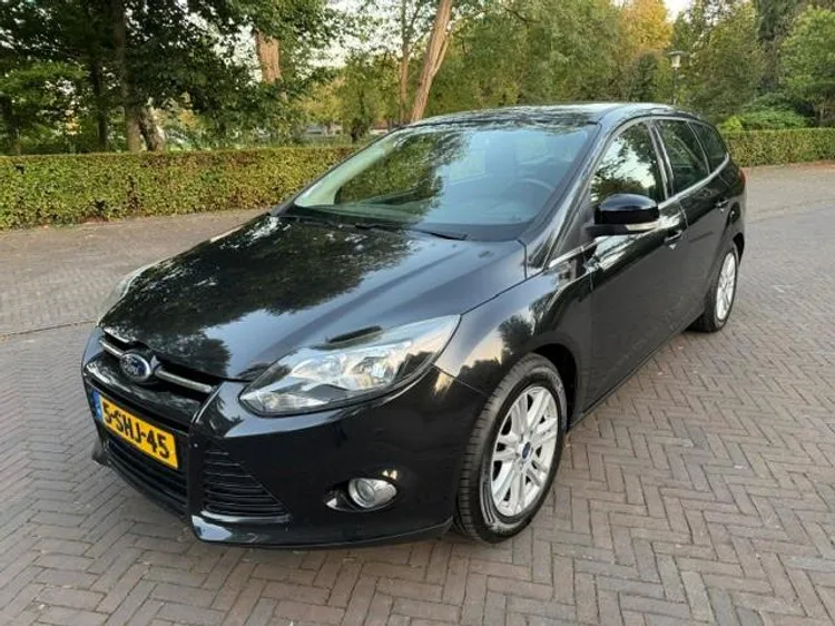 Ford Focus (2013) — foto 1
