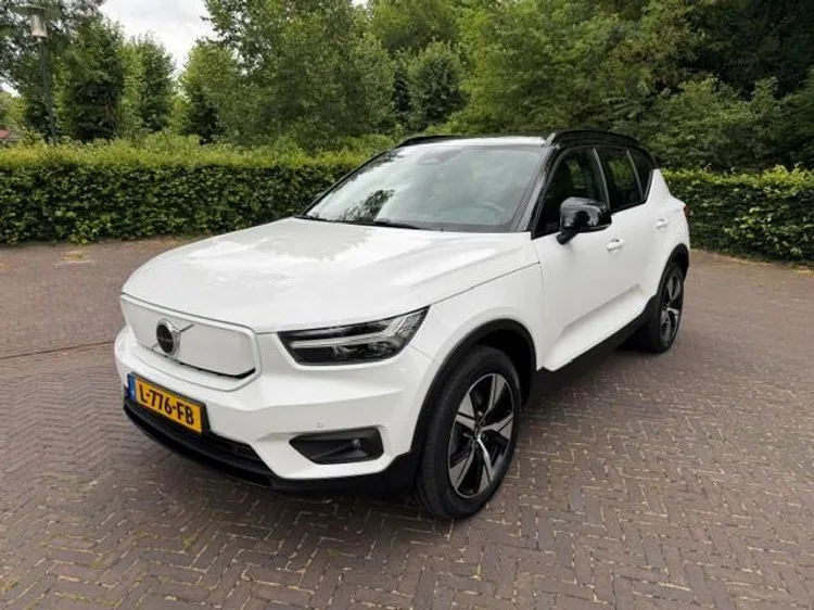 Volvo XC40 (2021) — foto 1