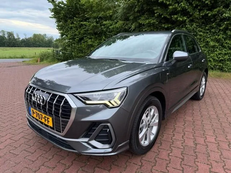 Audi Q3 (2021) — foto 1