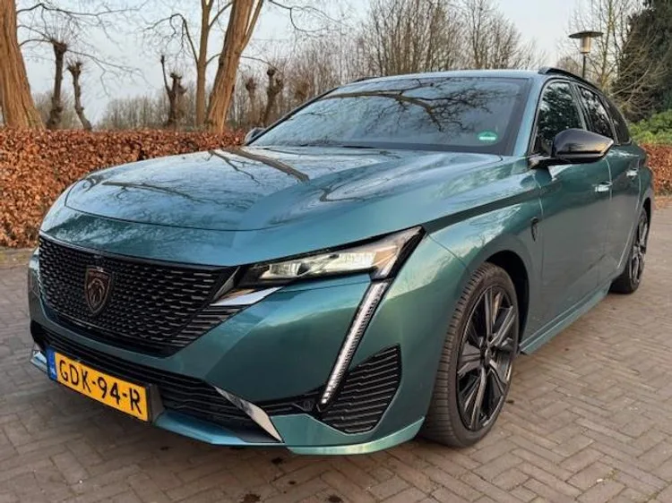Peugeot 308 (2022) — foto 1