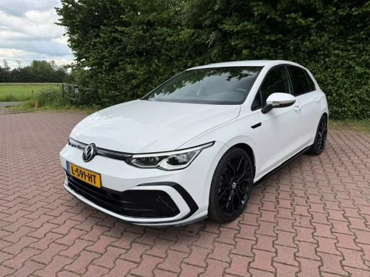 Volkswagen Golf (2021) — foto 1