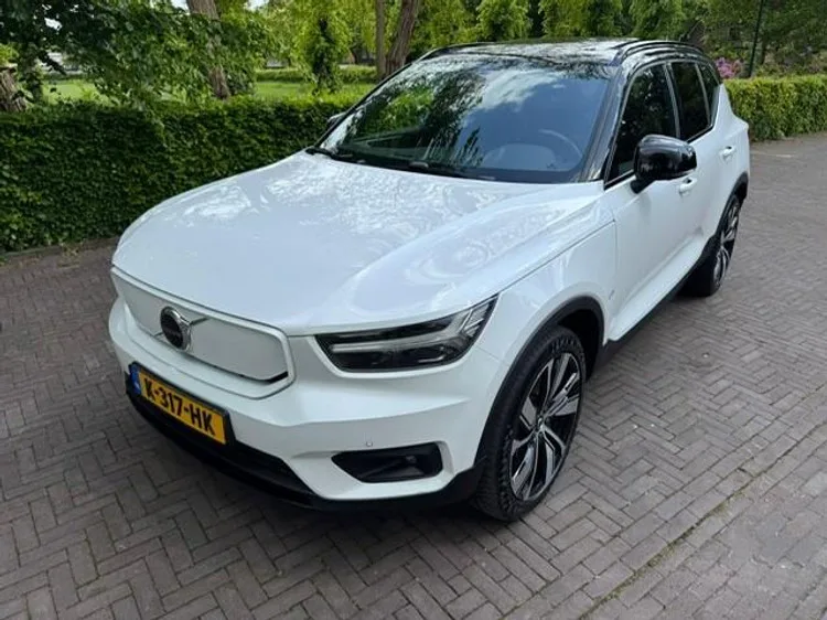 Volvo XC40 (2020) — foto 1