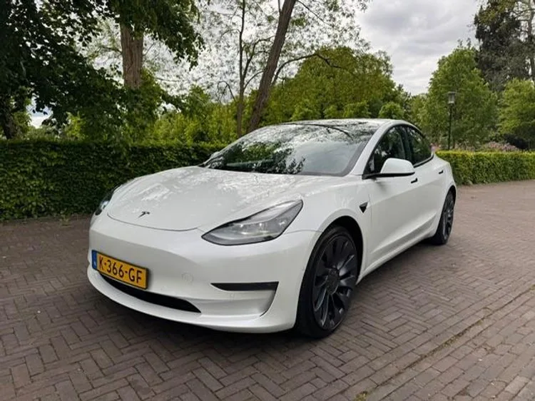 Tesla Model 3 (2020) — foto 1