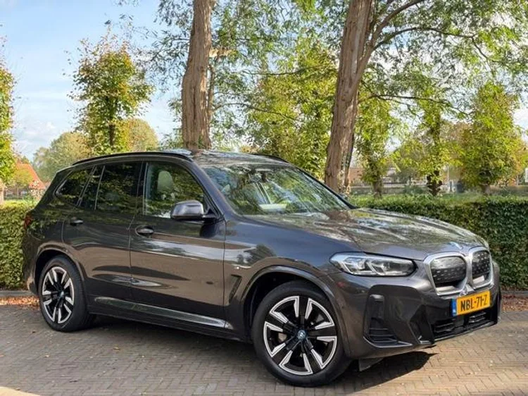 BMW iX3 (2023) — foto 1