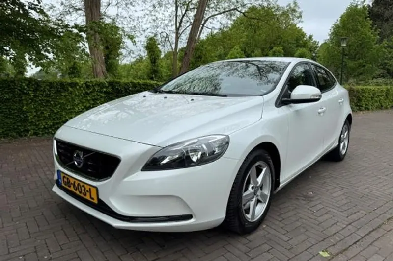 Volvo V40 (2015)