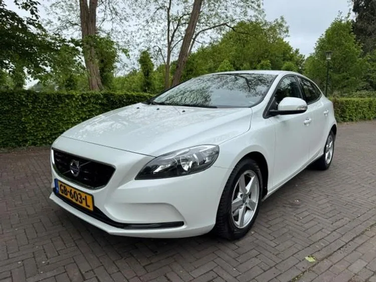 Volvo V40 (2015) — foto 1