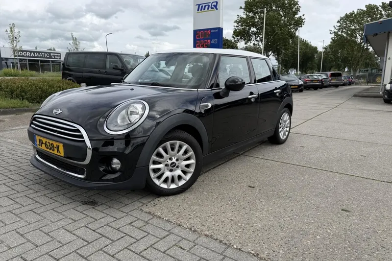 MINI One (2016)