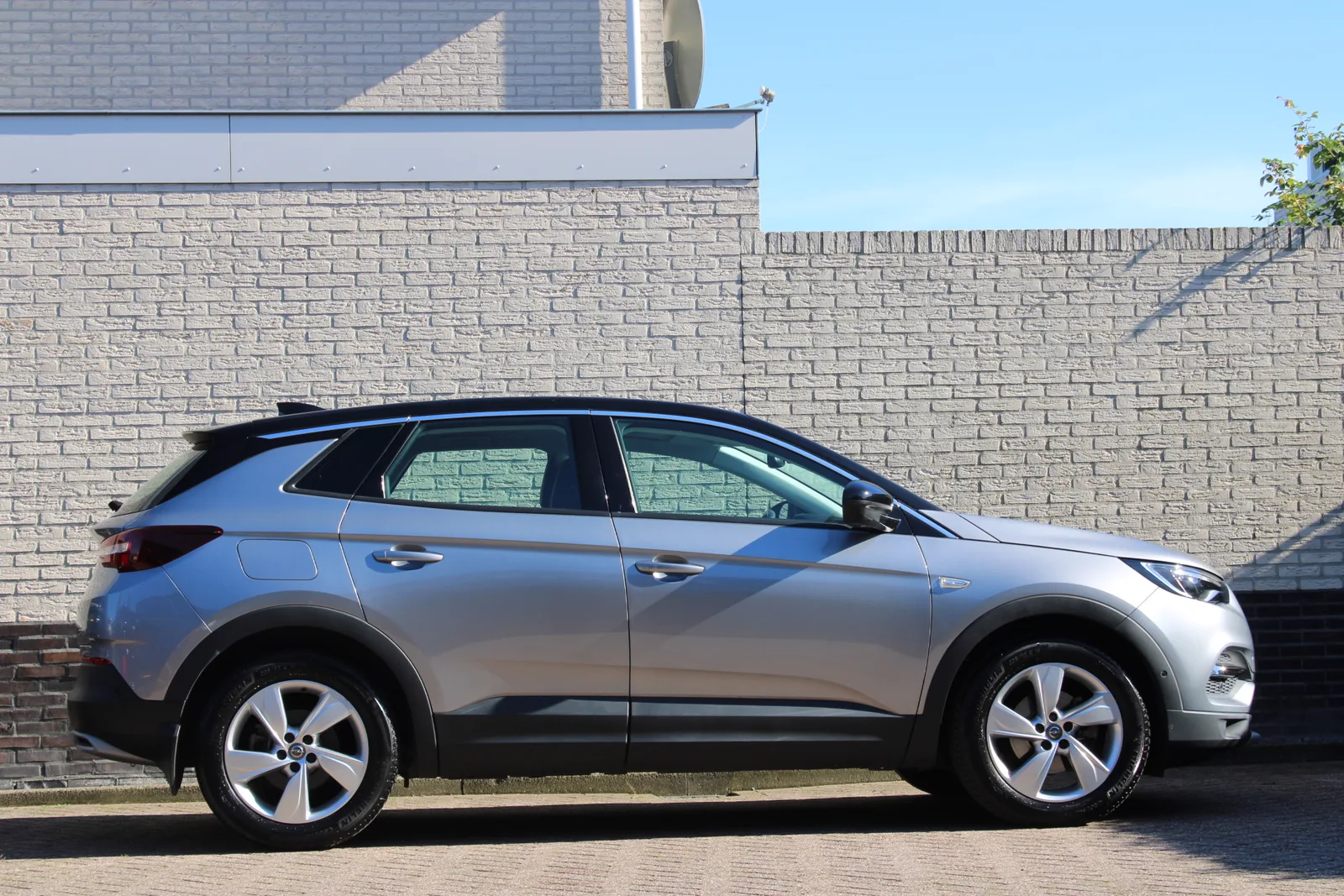 Opel Grandland (2019) — foto 1
