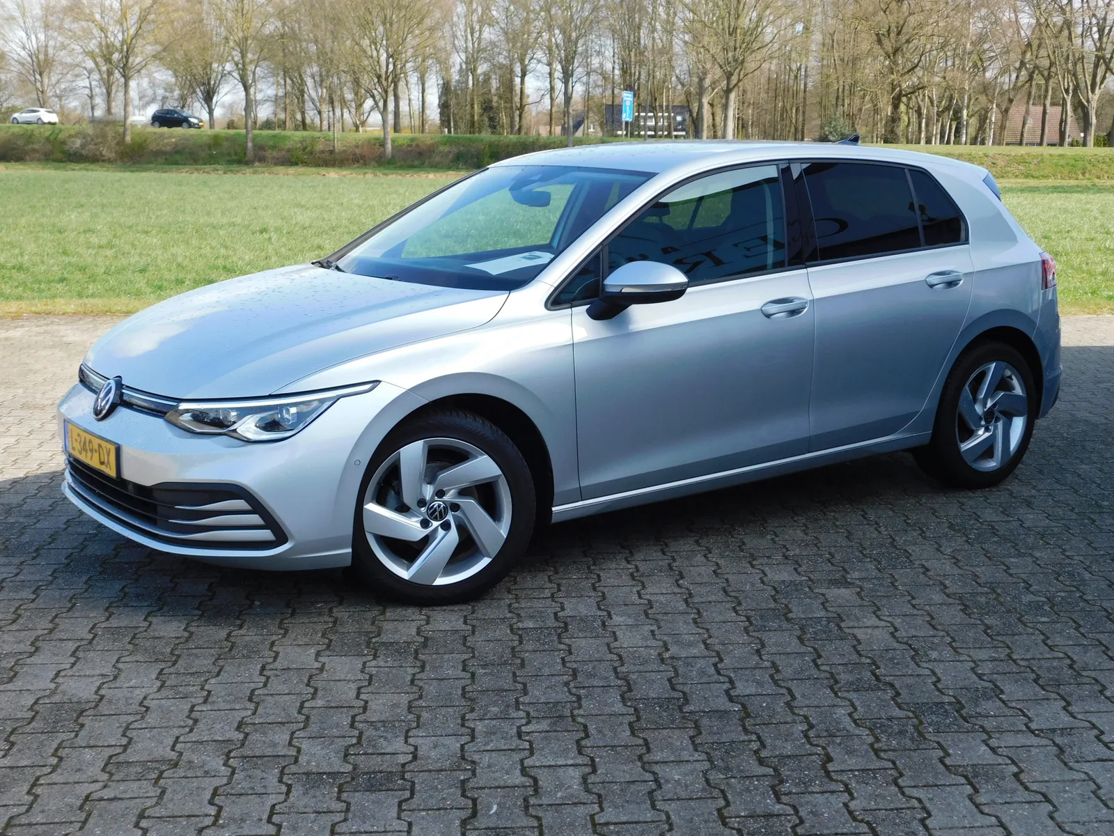 Volkswagen Golf (2021) — foto 1
