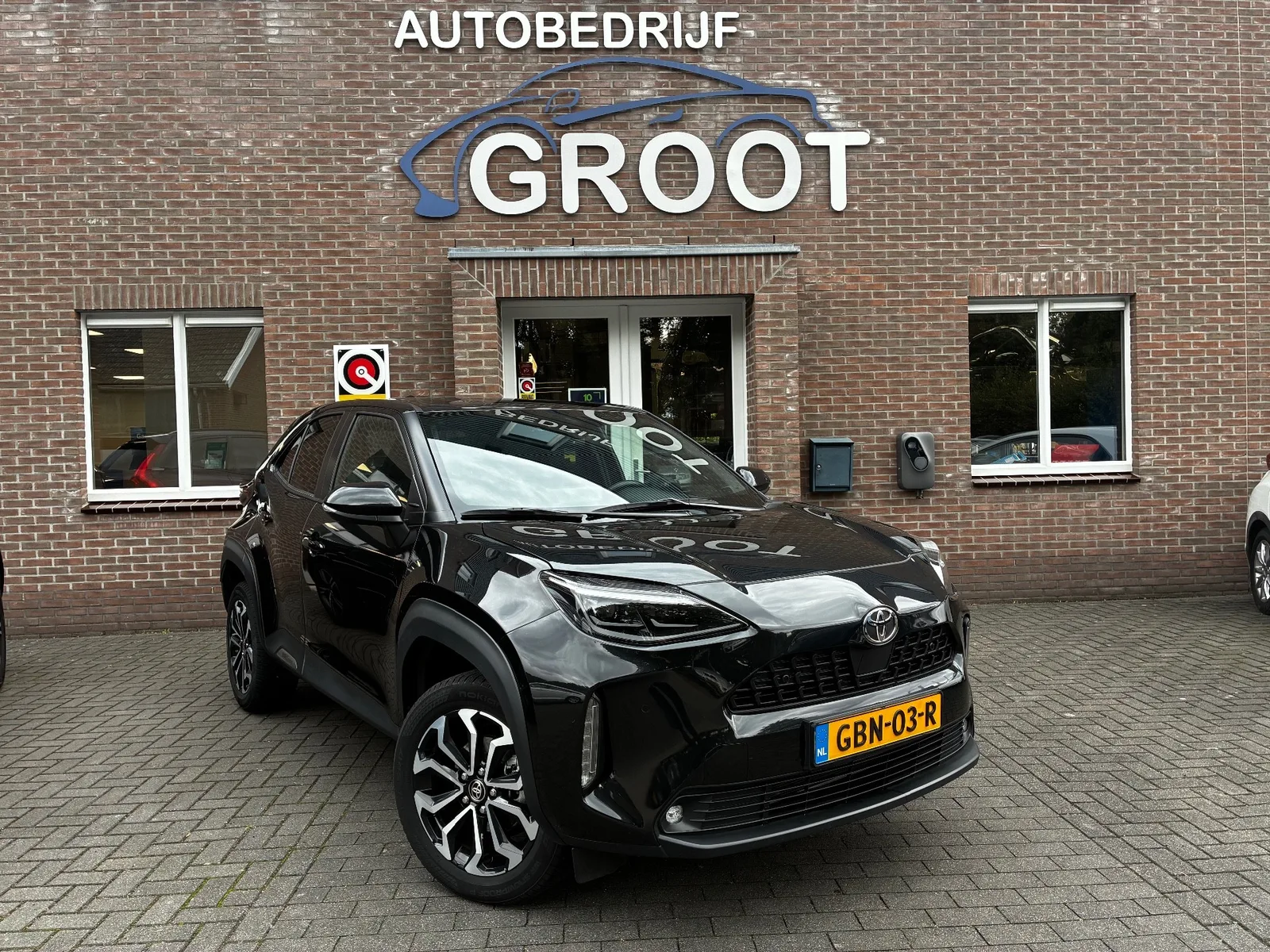 Toyota Yaris (2024) — foto 1