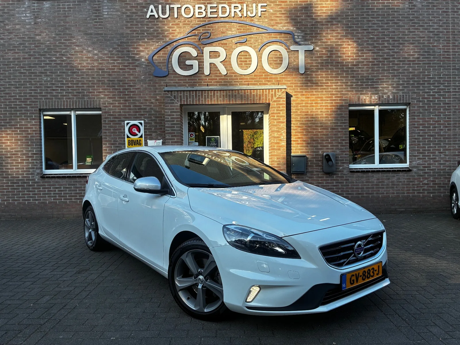 Volvo V40 (2015) — foto 1