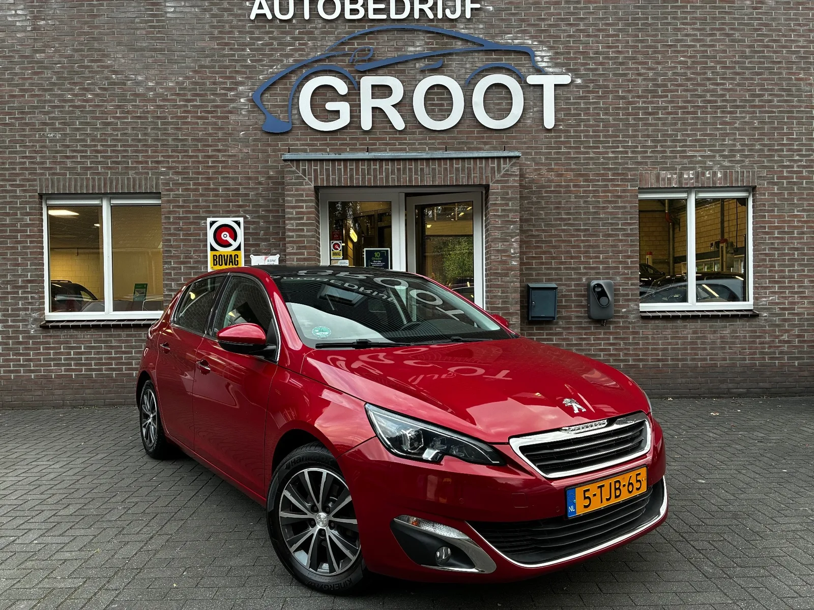 Peugeot 308 (2014) — foto 1