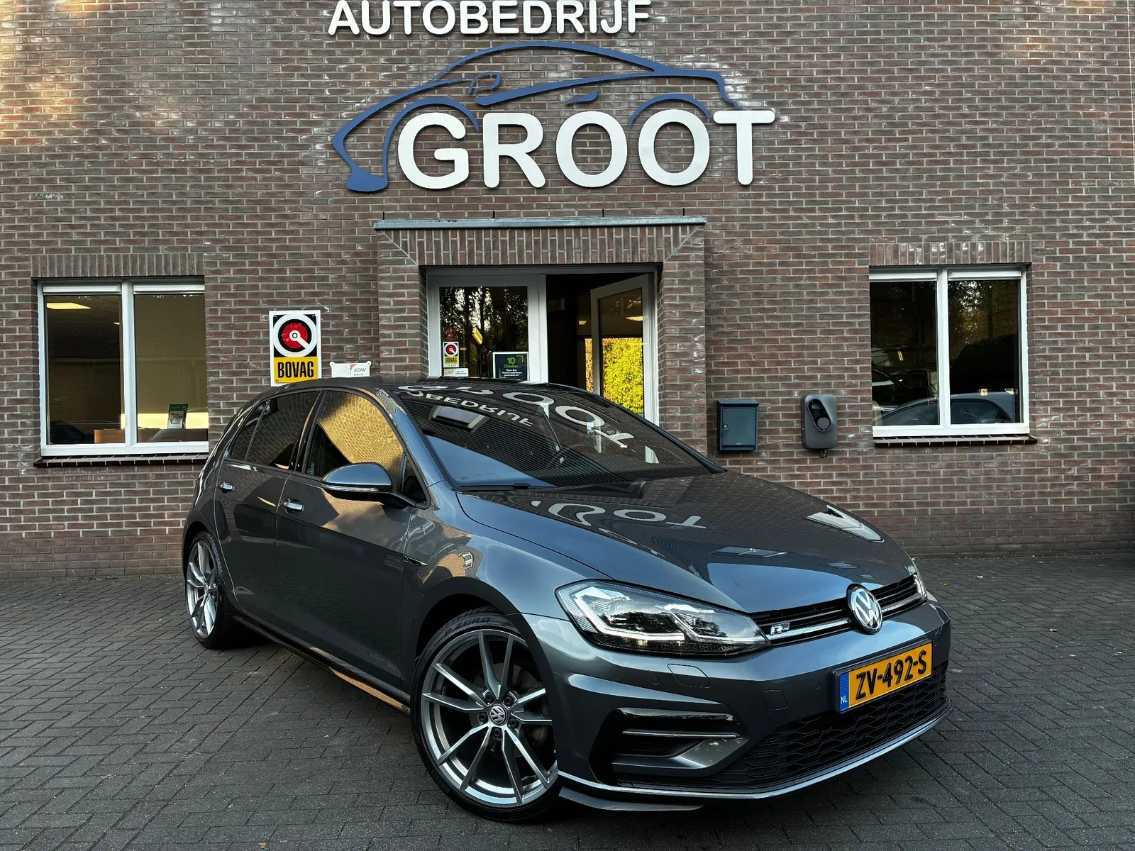Volkswagen Golf (2019) — foto 1