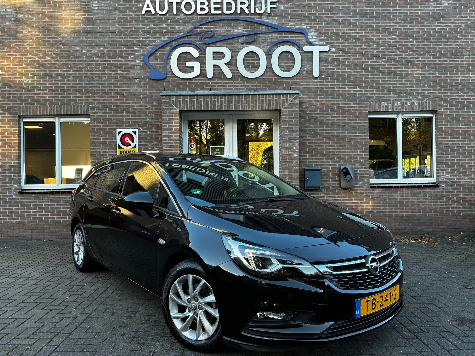 Opel Astra (2018) — foto 1